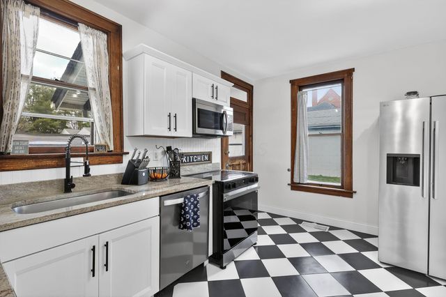 94 W Waterloo Street, Canal Winchester, OH 43110