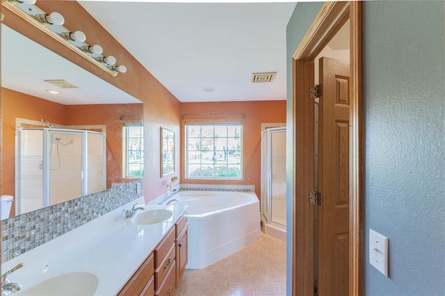 30694 County Highway, Elroy, WI 53929