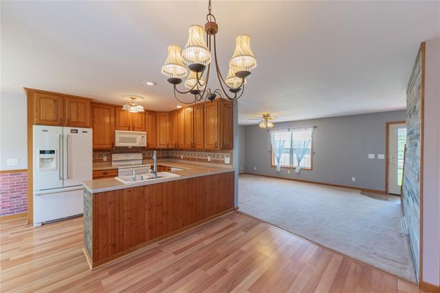 30694 County Highway, Elroy, WI 53929