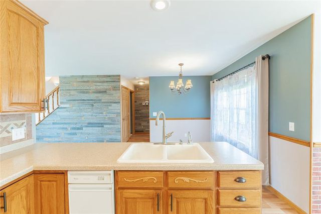 30694 County Highway, Elroy, WI 53929