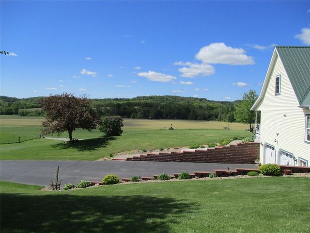 30694 County Highway, Elroy, WI 53929