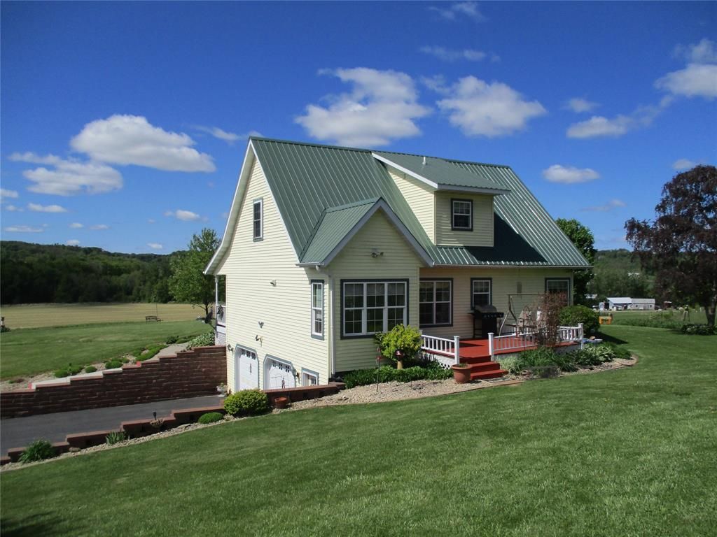 30694 County Highway, Elroy, WI 53929