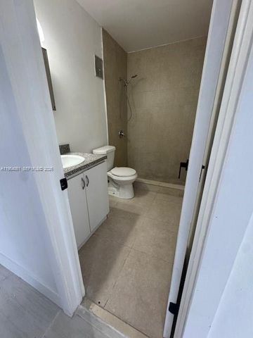 800 NW 44th Ave 4, Miami, FL 33126