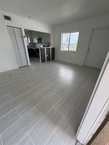 800 NW 44th Ave 4, Miami, FL 33126