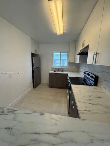 800 NW 44th Ave 4, Miami, FL 33126