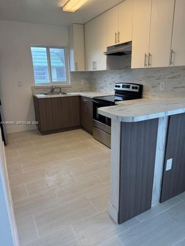 800 NW 44th Ave 4, Miami, FL 33126