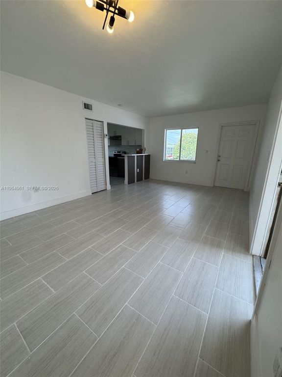 800 NW 44th Ave 4, Miami, FL 33126