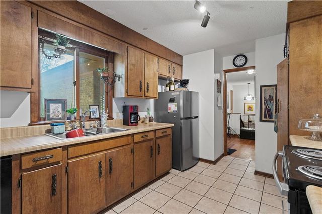 707 Campbell Town Road, Walhalla, SC 29691