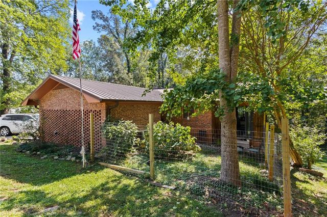 707 Campbell Town Road, Walhalla, SC 29691