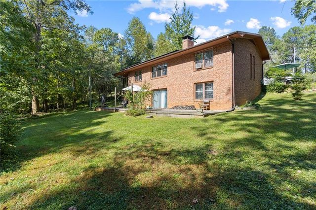 707 Campbell Town Road, Walhalla, SC 29691