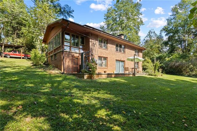 707 Campbell Town Road, Walhalla, SC 29691