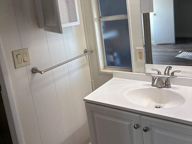 498 LONGWOOD DRIVE, Venice, FL 34285