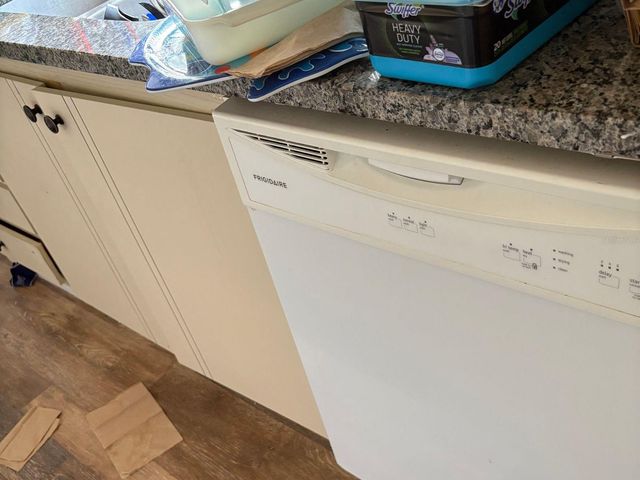 498 LONGWOOD DRIVE, Venice, FL 34285