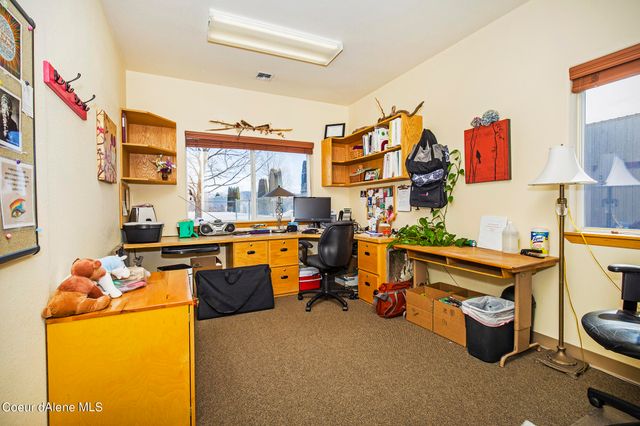 137 McGhee Rd, Kootenai, ID 83840