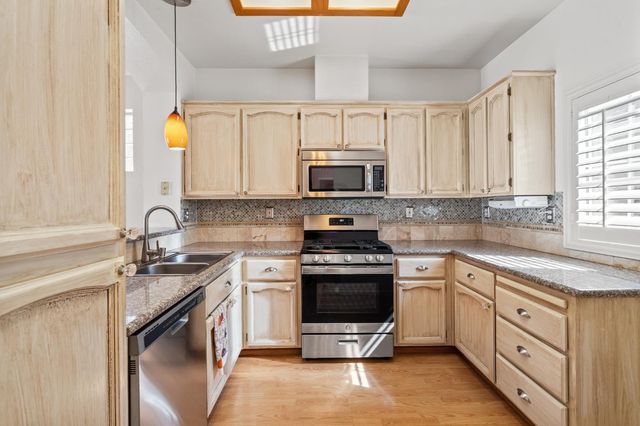 757 Hatherden Ct, Folsom, CA 95630