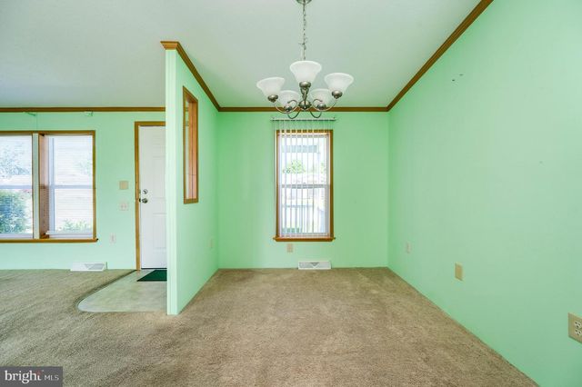 69 BAUER DR, Lebanon, PA 17046
