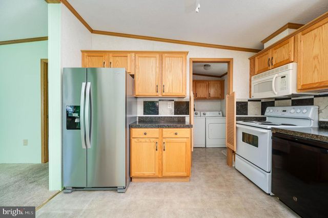 69 BAUER DR, Lebanon, PA 17046
