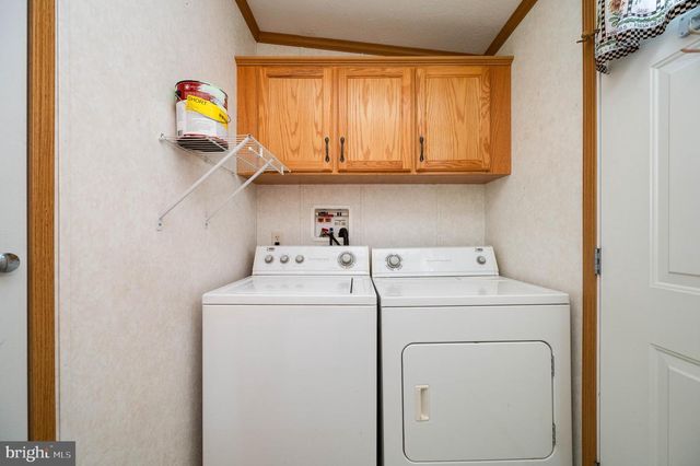 69 BAUER DR, Lebanon, PA 17046