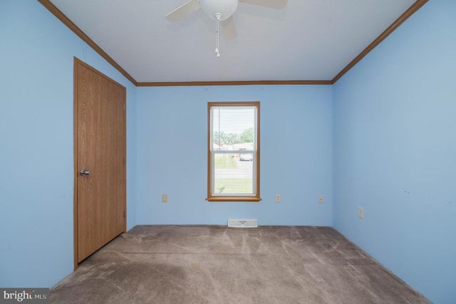 69 BAUER DR, Lebanon, PA 17046
