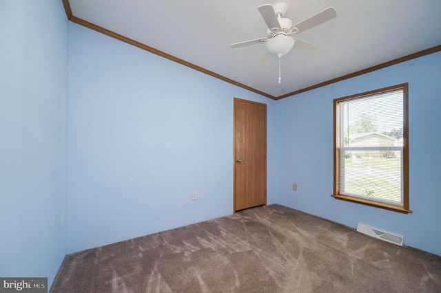 69 BAUER DR, Lebanon, PA 17046