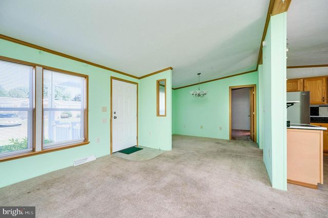69 BAUER DR, Lebanon, PA 17046