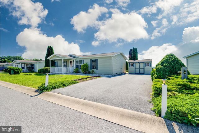 69 BAUER DR, Lebanon, PA 17046