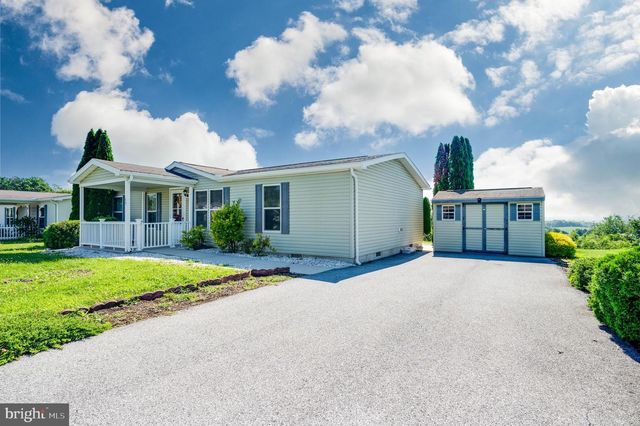 69 BAUER DR, Lebanon, PA 17046