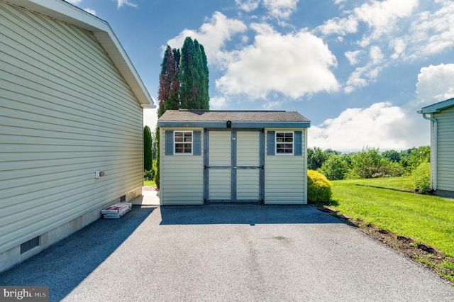 69 BAUER DR, Lebanon, PA 17046