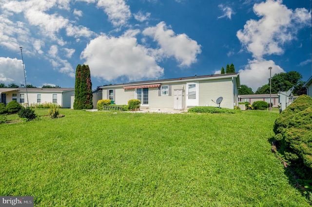 69 BAUER DR, Lebanon, PA 17046
