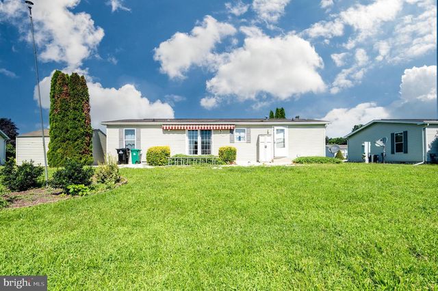 69 BAUER DR, Lebanon, PA 17046