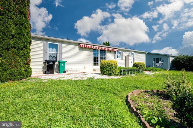 69 BAUER DR, Lebanon, PA 17046