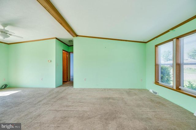 69 BAUER DR, Lebanon, PA 17046
