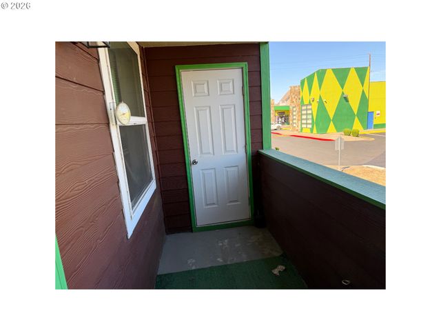 9230 Se DIVISION St 206, Portland, OR 97266