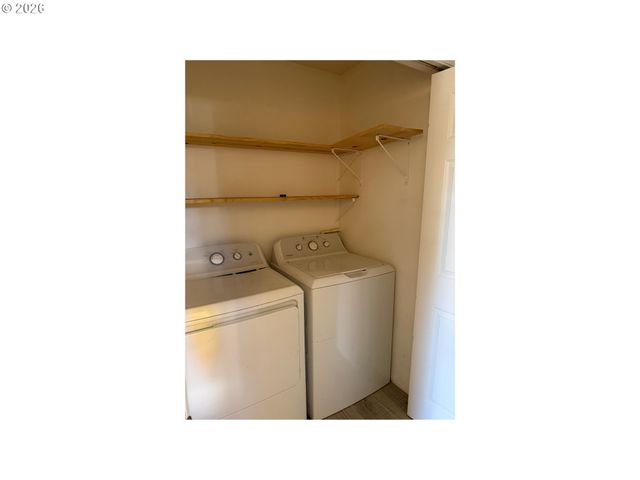 9230 Se DIVISION St 206, Portland, OR 97266