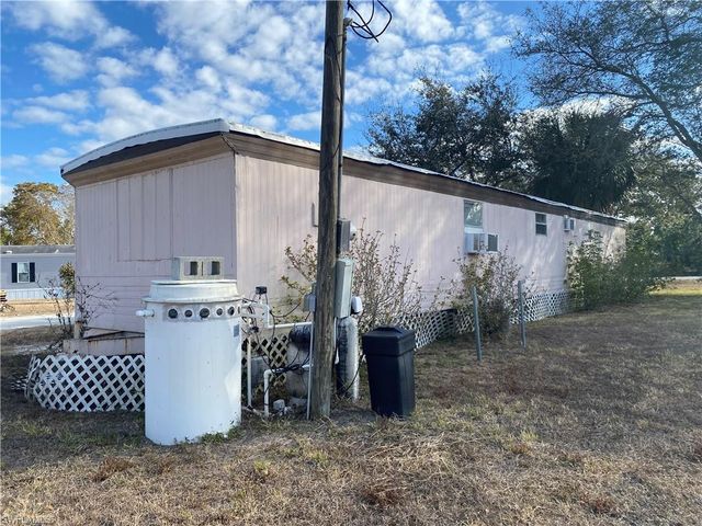 7814 Breeze DR, North Fort Myers, FL 33917