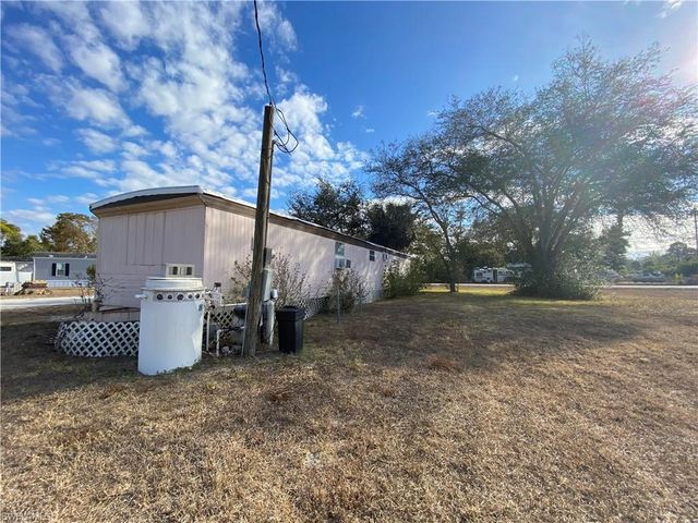 7814 Breeze DR, North Fort Myers, FL 33917