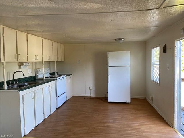 7814 Breeze DR, North Fort Myers, FL 33917