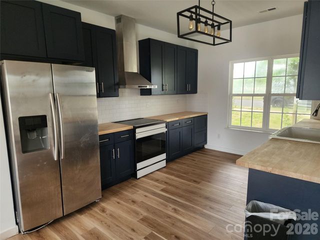 8804 Arrowhead Place Lane, Cornelius, NC 28031