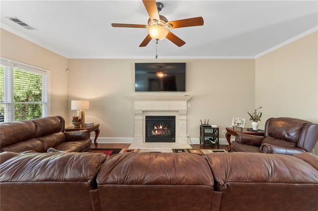 1518 Squire Hill Lane, Lawrenceville, GA 30043