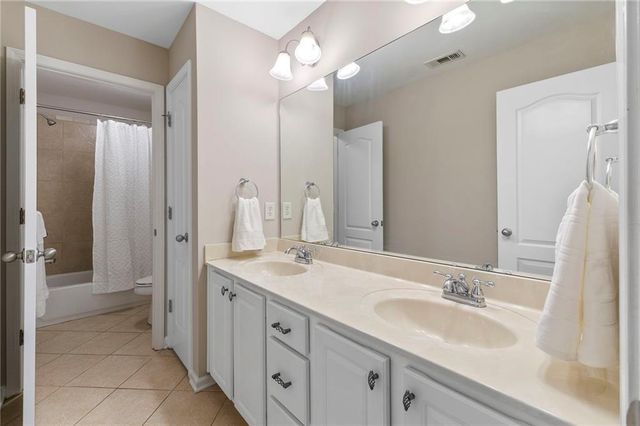 1518 Squire Hill Lane, Lawrenceville, GA 30043