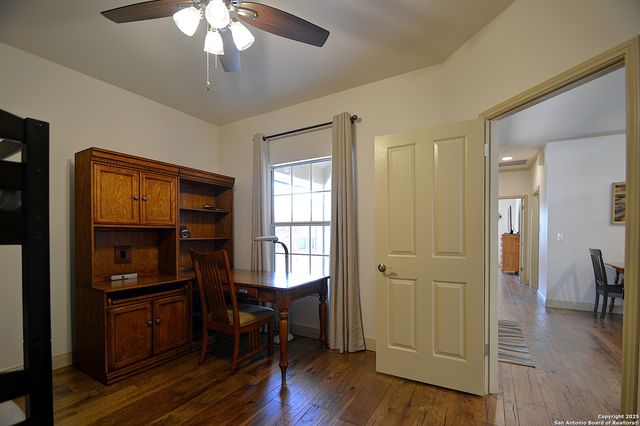 215 Canyon Creek, Kerrville, TX 78028