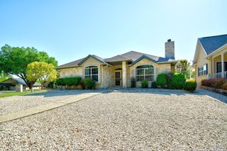 215 Canyon Creek, Kerrville, TX 78028