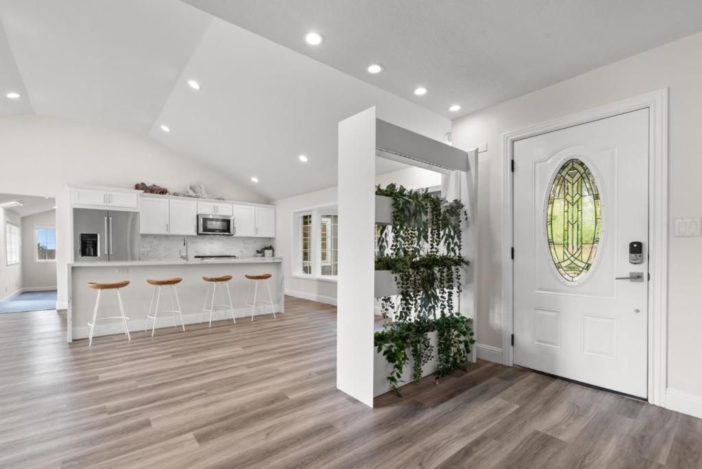 Image 18 of property listing at 770 Graham Hill Road, Santa Cruz, CA 95060
