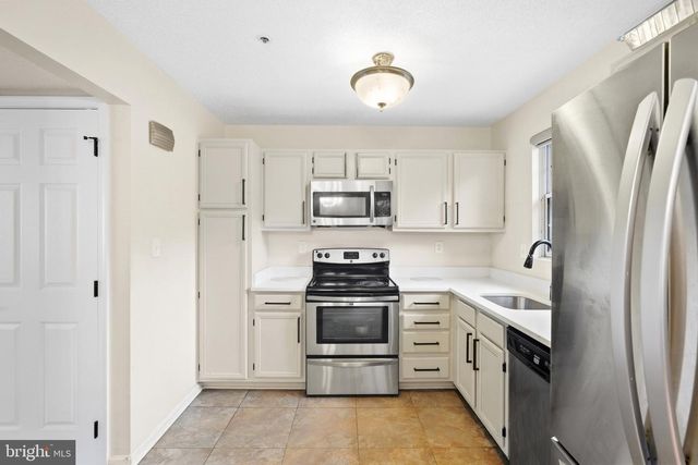 6905 MOUNTAIN LAKE PL, Capitol Heights, MD 20743