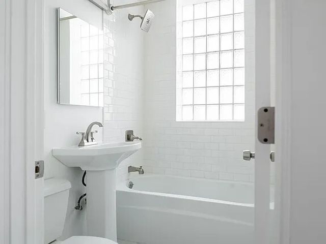 1524 N Ashland Avenue, Chicago, IL 60622