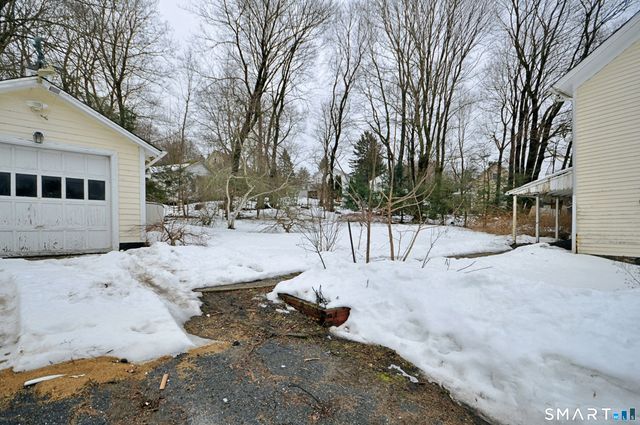 28 Greenwood Avenue, Bethel, CT 06801