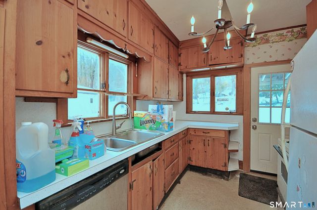 28 Greenwood Avenue, Bethel, CT 06801