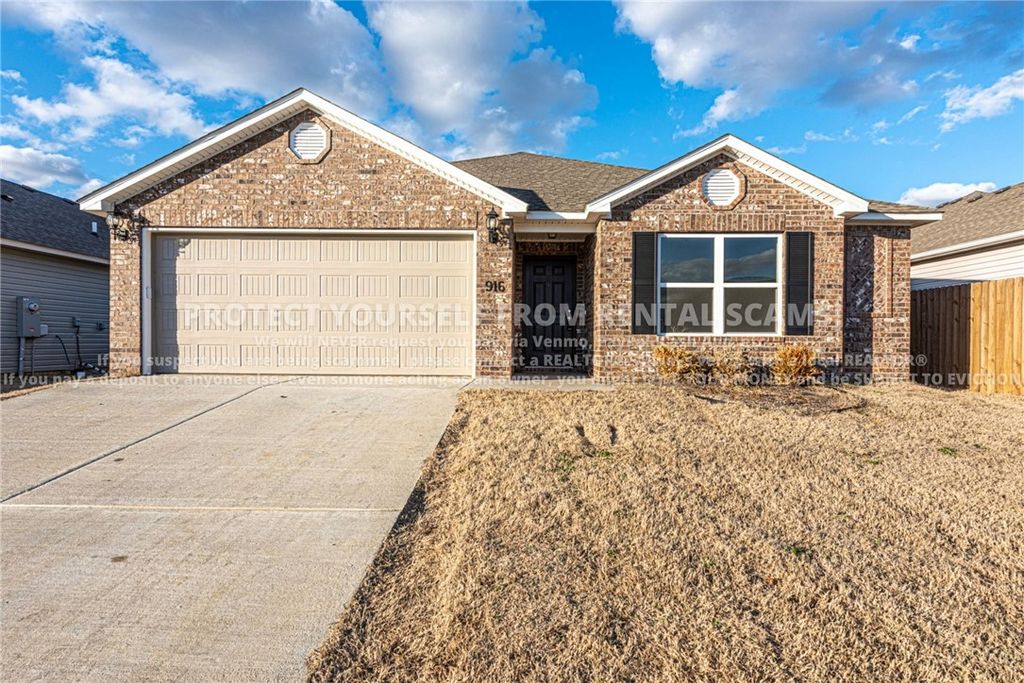 916 E Bunting Street, Fayetteville, AR 72701