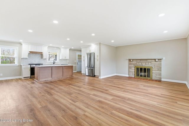 1510 Vivian Ln, Louisville, KY 40205