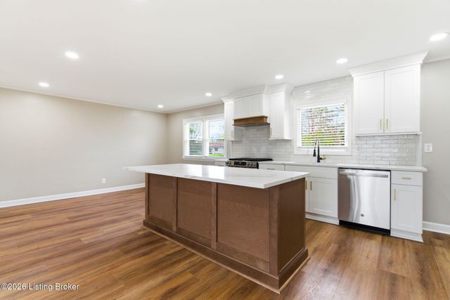 1510 Vivian Ln, Louisville, KY 40205